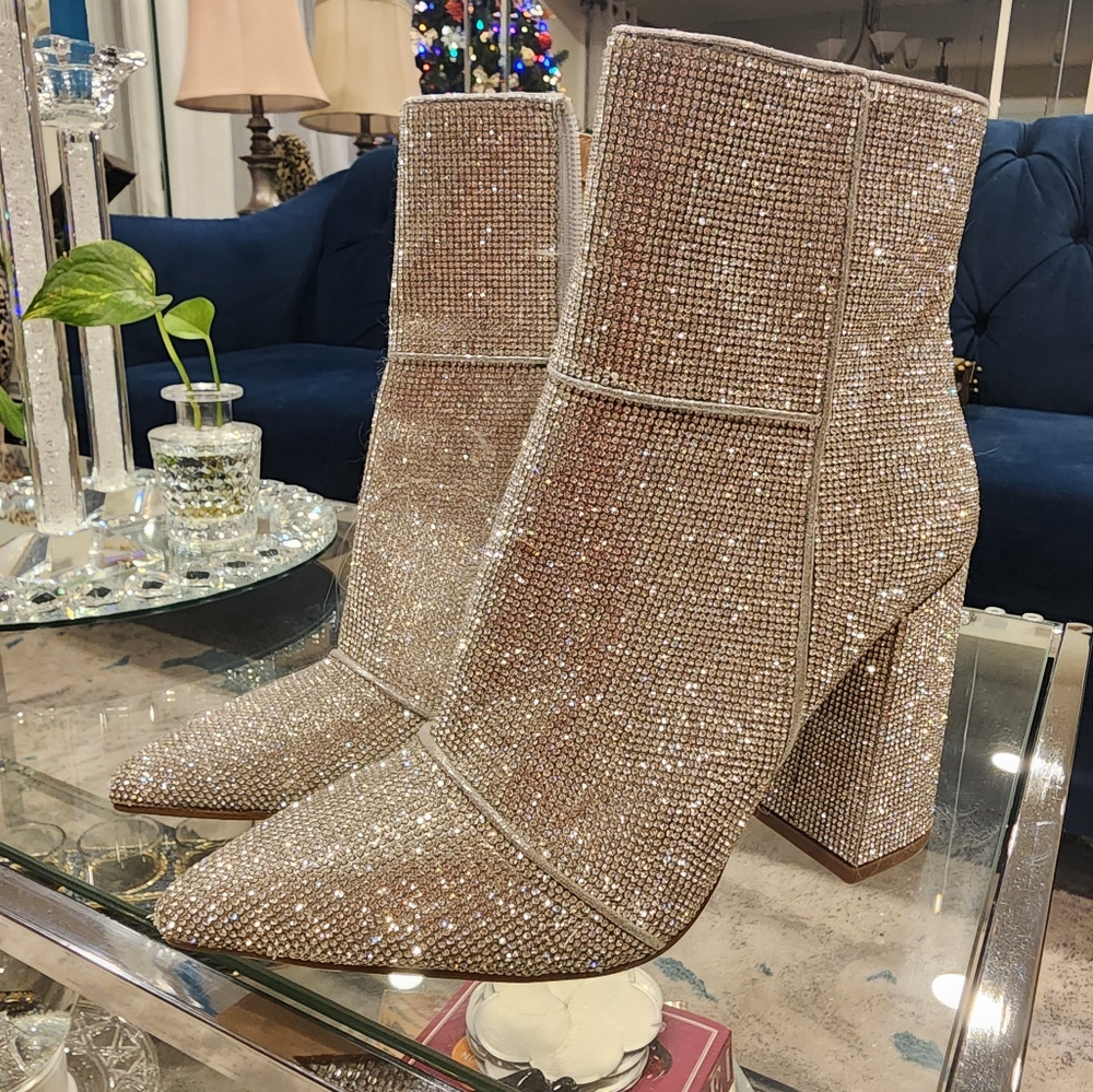 STEVE MADDEN size 10...sequins...never worn